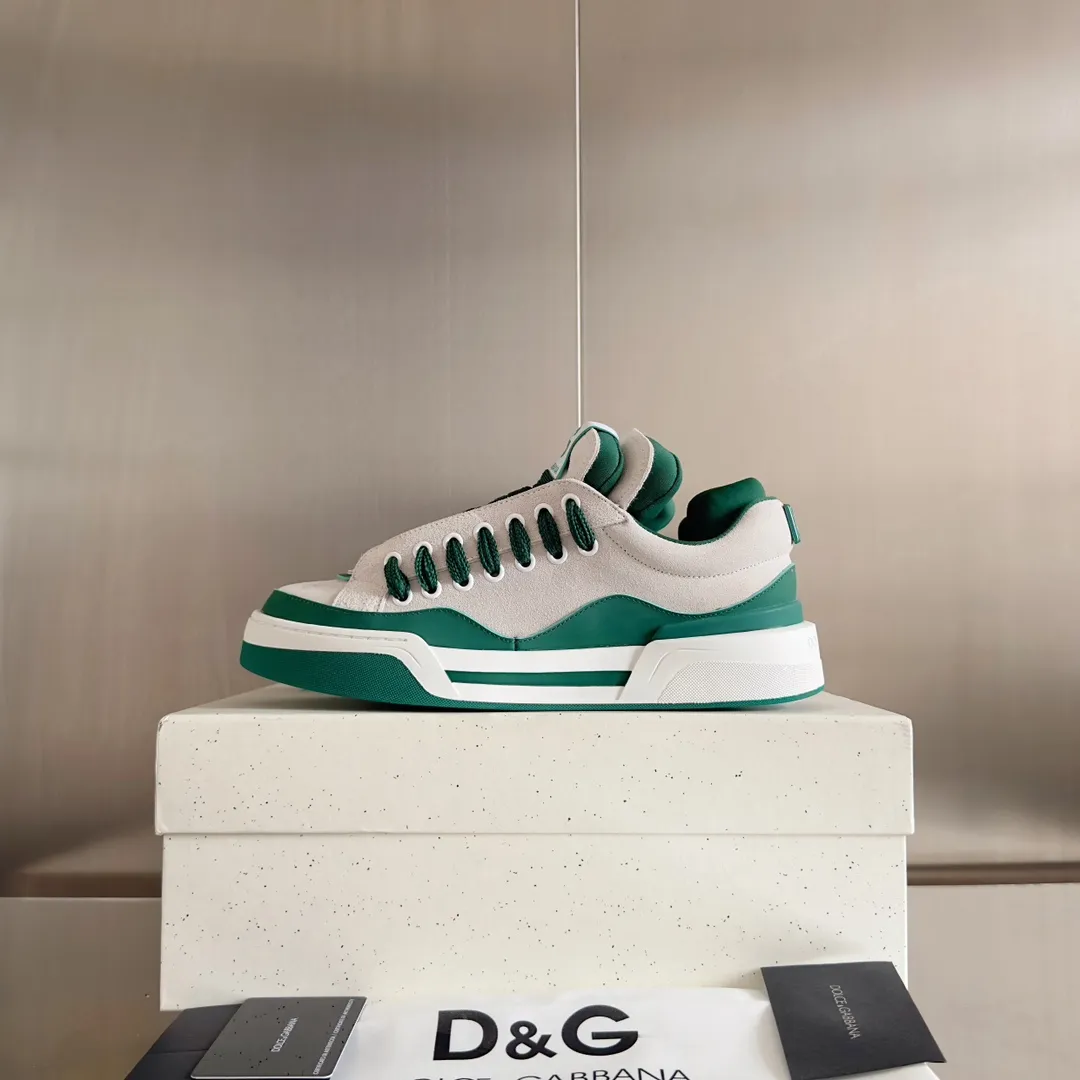 Factory price: 458💰D&G's latest Cushion series casual sports shoes, dad shoes, running shoes, original purchase and development, production, handmade, but always looking to the future. The new Cushion sneakers feature a two-tone suede upper accented by a mesh contrasting printed DG cross logo on the side. The lightweight, grippy rubber outsole adopts an innovative design to provide excellent performance, and the jacquard label adds timeless style. Exquisite packaging at the delivery counter🛍📦 ▪️ Fabric: Original custom-made first-layer cowhide ▪️ Lining: Original custom-made breathable towel lining ▪️ Sole: Original open-molded rubber material ▪️ Bottom thickness: 3.5CM ▪️ Size: Men's 38-45